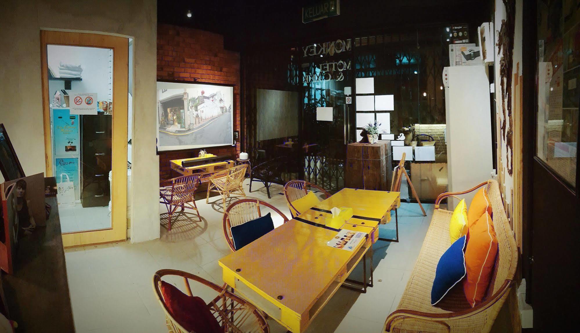 Monkey Motel Cafe Malacca Екстер'єр фото